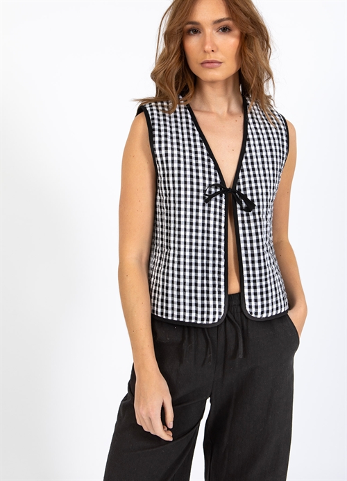 Alena Quiltet Vest Black White
