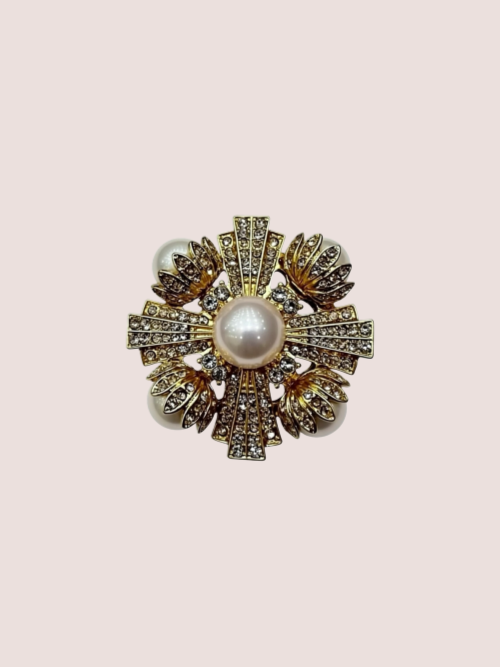 Pin Nelia Gold